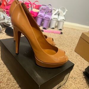 👑✅PRICE FIRM✅NO OFFERS SUPER SALE!! 👑AUTHENTIC Gucci Patent Nude Heels